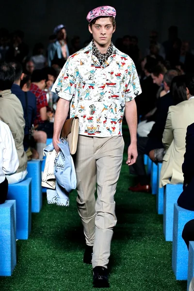 Look 5